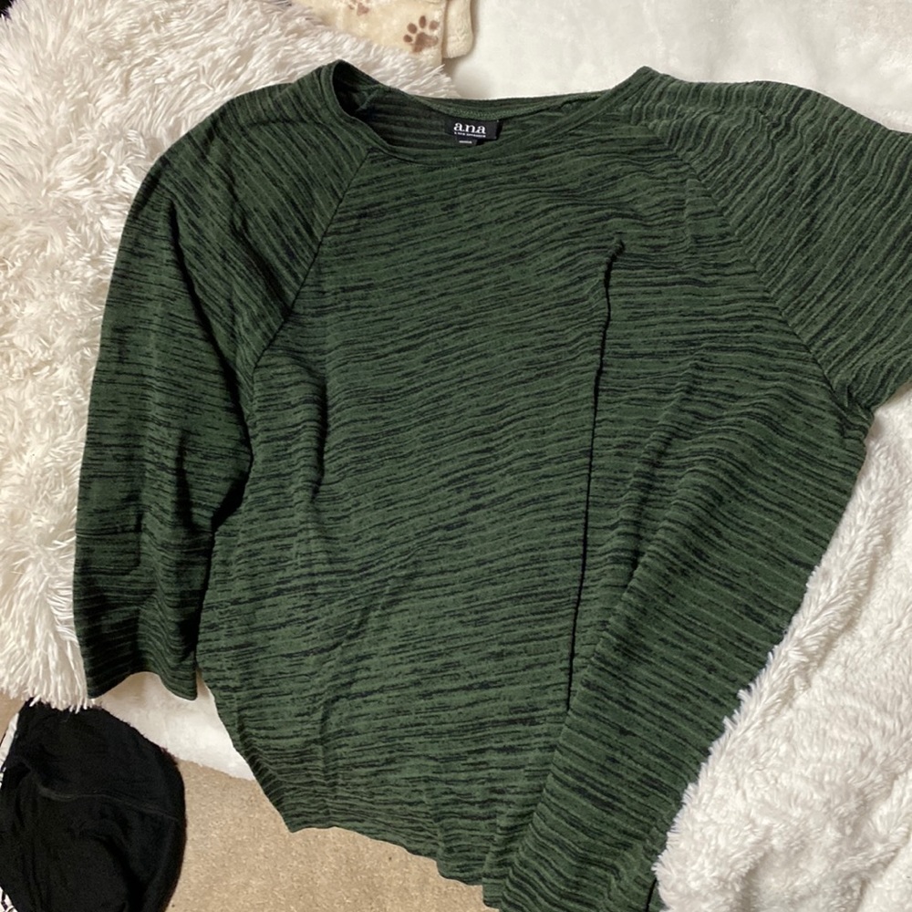 Black and green semi long sleeve shirt